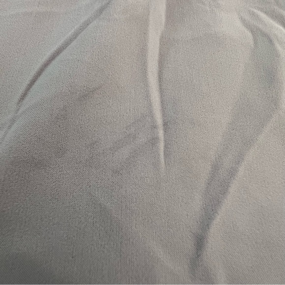 Lululemon tank top with cute mesh details, size 6 - Picture 4 of 5